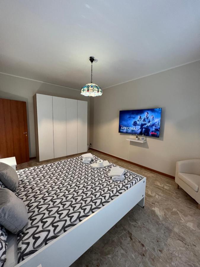 Appartamento Privato A Piacenza Con 3 Camere Matrimoniali Exterior photo